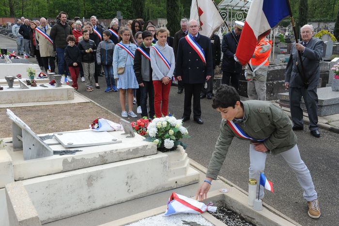 Commémoration du 8 mai 1945 - 2017 (30) - Agrandir l'image, .JPG 475Ko (fenêtre modale)