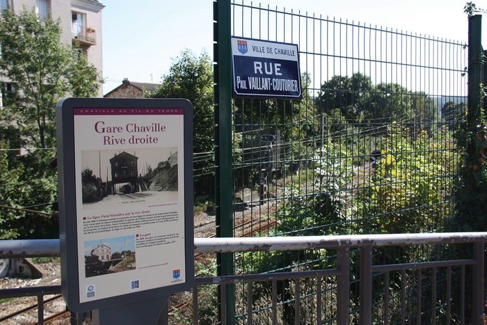 Borne n°10 : la gare Chaville Rive droite - Agrandir l'image, . 0octets (fenêtre modale)