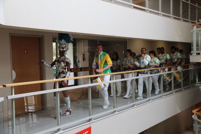 Démonstration de batucadas et de capoeira dans les murs de l'Atrium © Ville de Chaville - Agrandir l'image, .JPG 230Ko (fenêtre modale)