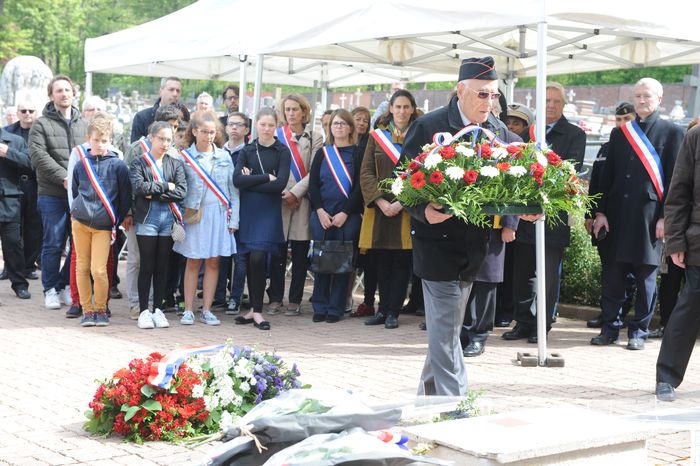 Cimetière de Chaville © Philippe Dobrowolska - Agrandir l'image, .JPG 4,95Mo (fenêtre modale)