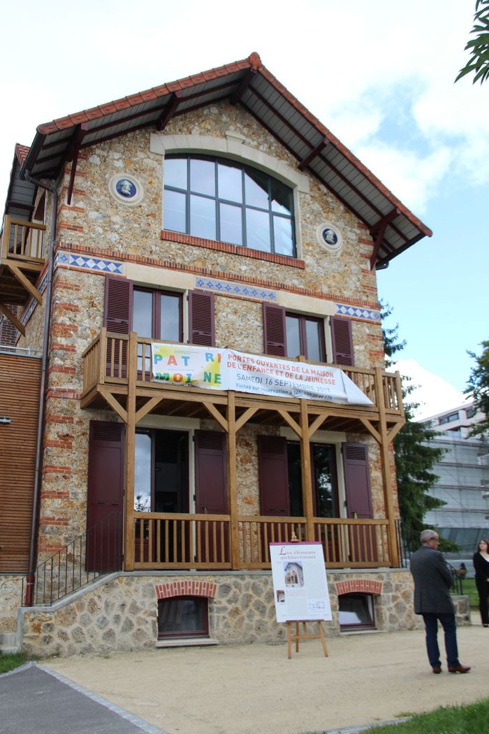 Maison de l'Enfance et de la Jeunesse © Ville de Chaville - Agrandir l'image, .JPG 339Ko (fenêtre modale)