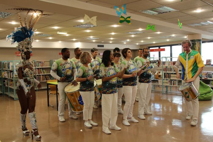 Démonstration de batucadas et de capoeira © Ville de Chaville - Agrandir l'image, .JPG 318Ko (fenêtre modale)