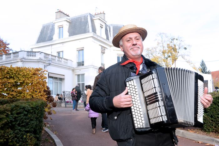 Un air de fête... © Thierry Gougenot - Agrandir l'image, .JPG 2,05Mo (fenêtre modale)