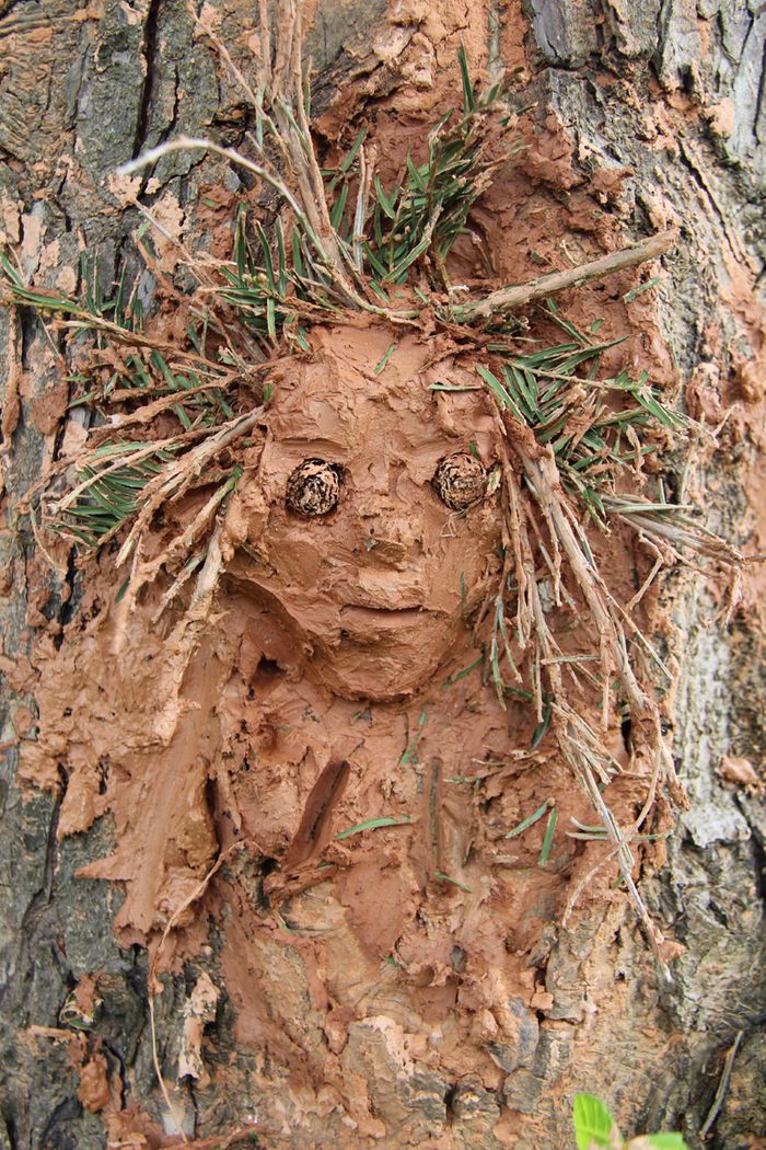 Atelier portrait en glaise sur arbre © Ville de Chaville - Agrandir l'image, .JPG 1,30Mo (fenêtre modale)