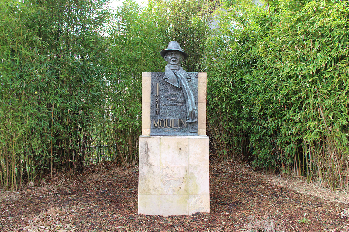 Buste de Jean Moulin" - Ville de Chaville